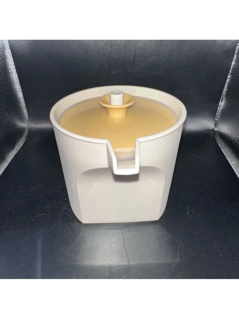 Vintage Tupperware Creamer Push Button Lid Beige Gold Reteo MCM #1414-2